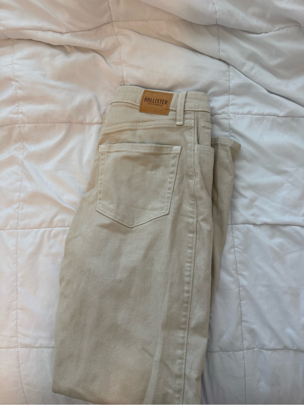 Hollister women’s Cream Jeans